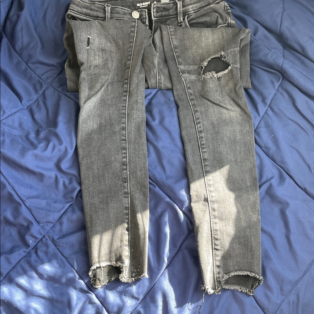 Old Navy Women's Charcoal Distressed Skinny Jeans - Picture 2 of 3